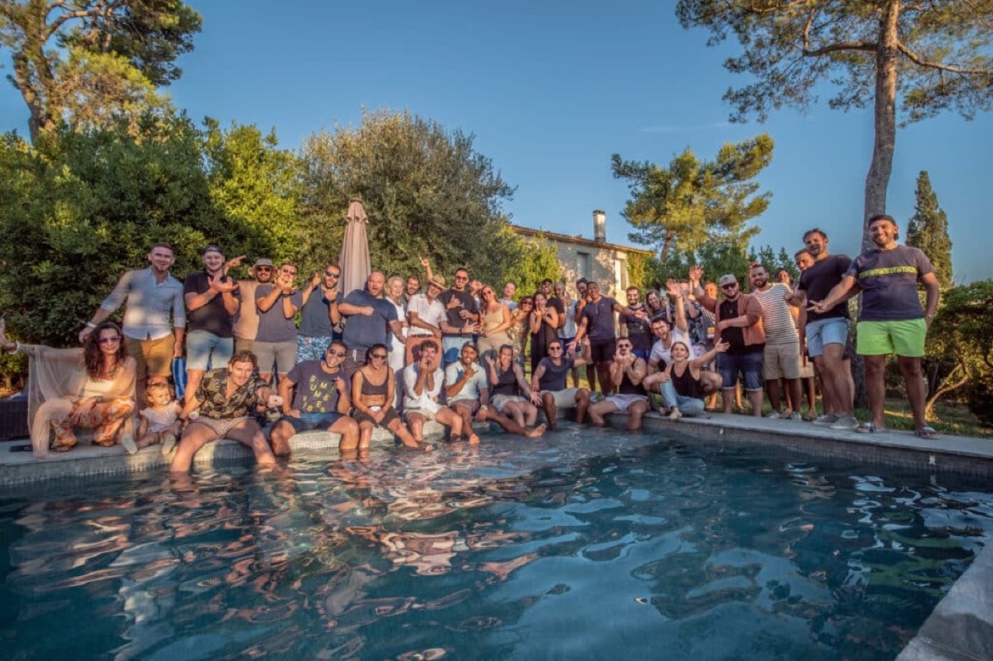 Garden party avec la communauté dans le sud de la France