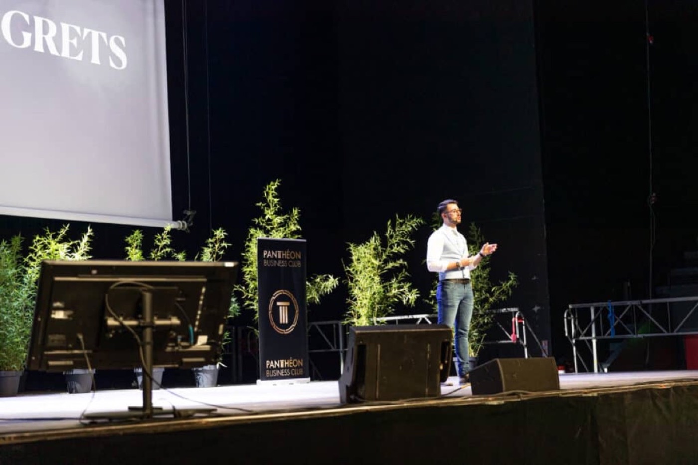 Enzo Honoré sur scène au Zénith de Toulon